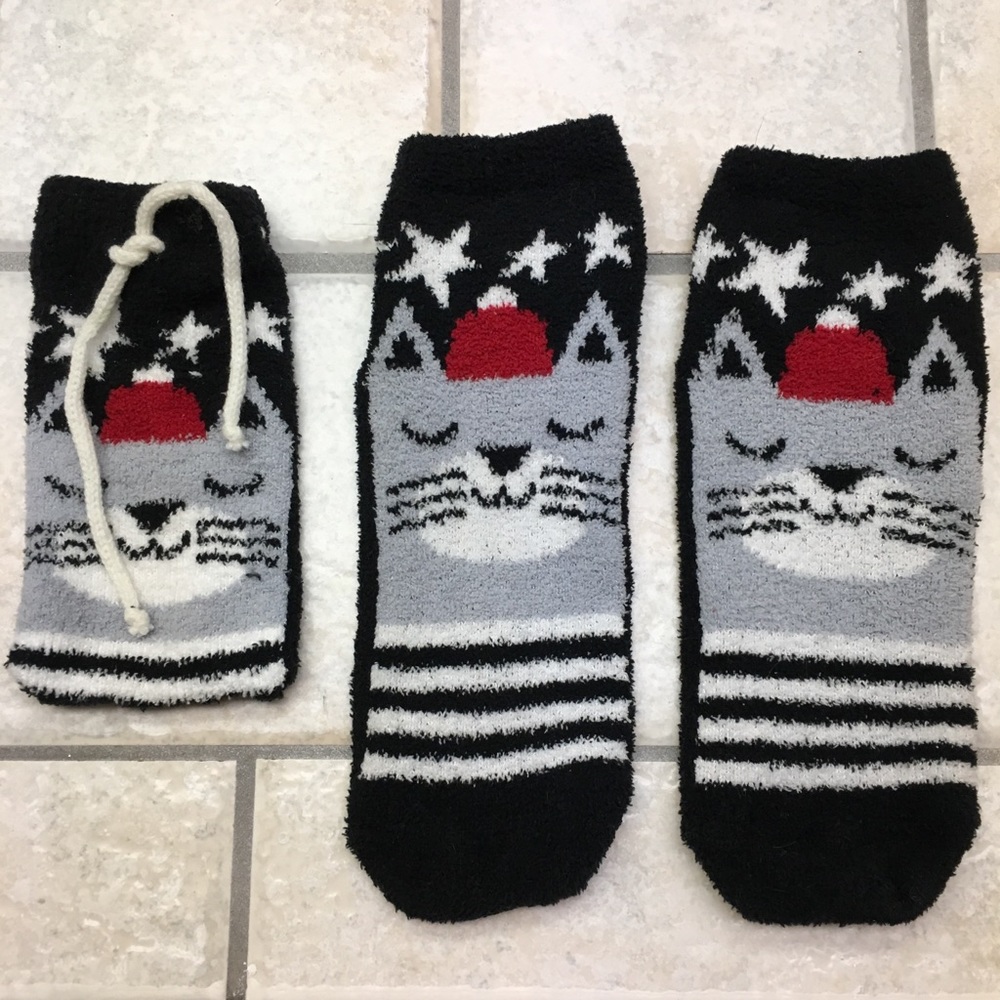 Fuzzy Socks in a Bag No Slip Bottoms, Holiday Cat